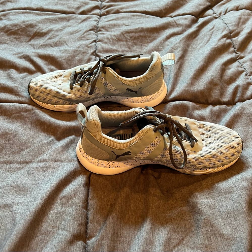 Puma Women’s Sneakers Gray Size 6.5 Tennis Shoes Athletic Running Casual - Picture 3 of 10